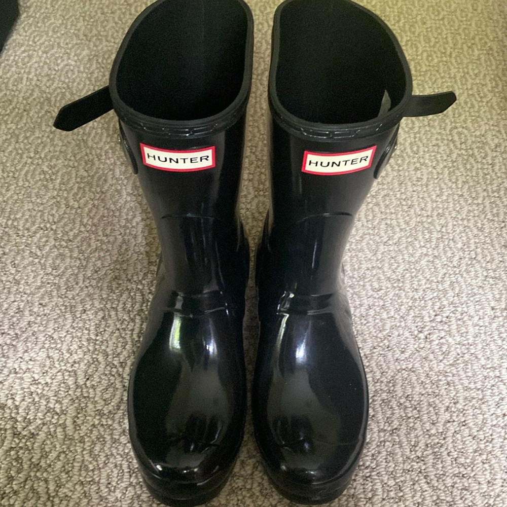 HUNTER glossy short rain ☔️ boots EUC Worn once US 7 EU 38